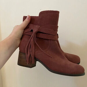 KOOLABURRA BY UGG KENZ TASSEL SIDE ZIP UP ANKLE BOOTIES BURGUNDY SUEDE SIZE 9
